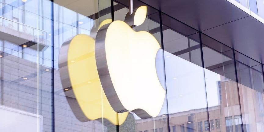 The tech giant is currently embroiled in a $2.8 billion patent lawsuit over VoIP technology. apple company logo