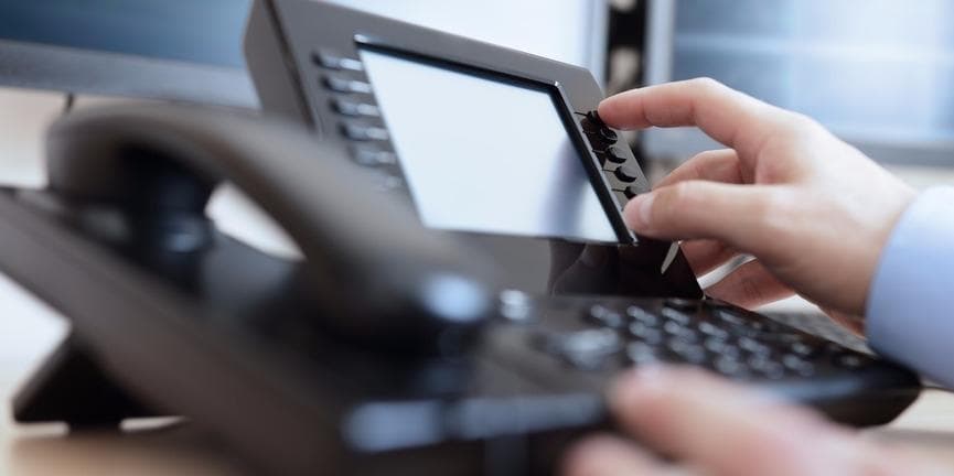 Businesses can take advantage of a host of benefits by choosing a business VoIP phone over ordinary video conferencing apps. VoIP phone system