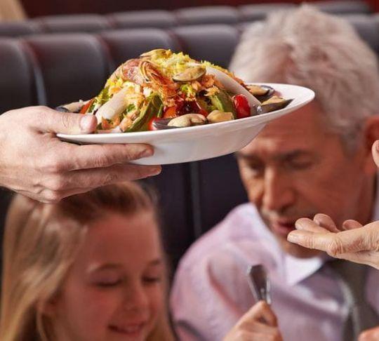 restaurant waiter table service